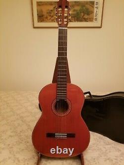 1970s Japanese made Epiphone classical guitar with chipcase excellent condition