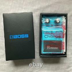 BOSS CE-2W Chorus Ensemble analogue pedal Waza Craft MIJ VGC made in Japan