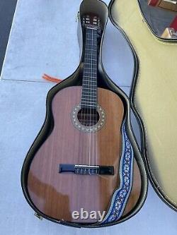 Beautiful Vtg Taka Tg-301 Acoustic Classical Guitar Japanese Made In Korea