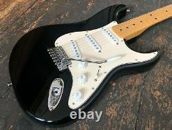 Fender Stratocaster Black Electric Guitar Made In Mexico & Hard Case 2001 2002