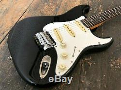 Fender Stratocaster Electric Guitar With Kahler System Made In Japan