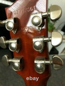 Gibson Hummingbird Honeyburst made in USA acoustic guitar. Barely ever played