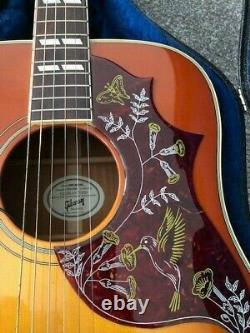 Gibson Hummingbird Honeyburst made in USA acoustic guitar. Barely ever played