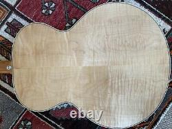 Gibson J-185 made in Montana USA. All solid tonewoods. In VGC with pickup