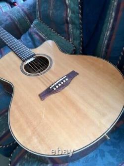 Knaggs Kipawa mini jumbo acoustic guitar made by Godin in Canada with case