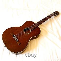 Rare Hoyer vintage guitar made in Germany in 1950s! Very cool sound! Read the ad