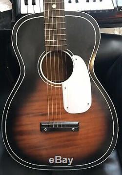 Silvertone acoustic 608 vintage made in USA