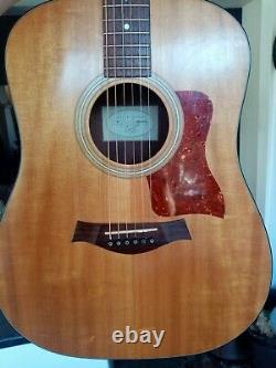Taylor 110e Made in USA 2007 Electro-Acoustic guitar with Taylor gig bag
