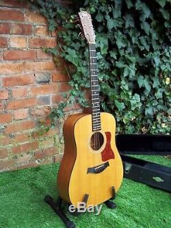Taylor 310 (Made in USA. 2006)
