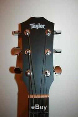 Taylor acoustic guitar 110 GB made in California USA solid spruce top with gig bag