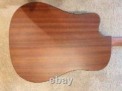 USA made MARTIN DCX1E Dreadnought Guitar Mint Condition Bear claw solid Spruce
