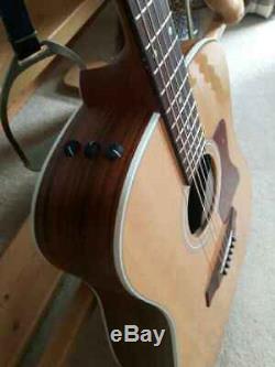 USA made Taylor Electro Acoustic guitar and hardcase in stunning condition