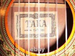 Vintage 1970s Japanese made TAKA TATG-300 Classical Guitar with BrandNew Hard Case