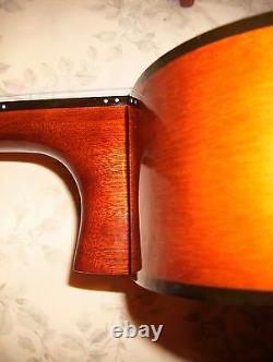 Vintage 1970s Japanese made TAKA TATG-300 Classical Guitar with BrandNew Hard Case