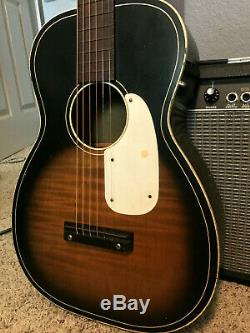 Vintage Silvertone Model 319 Acoustic Guitar Sunburst Made In USA VG