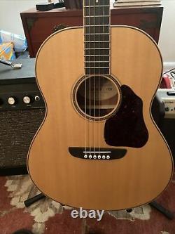 Washburn Made in USA RSD-135 Acoustic Guitar withOHSC. Only 135 Made. COA included