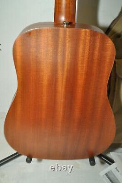 2008 Baby Taylor 305 Acoustic Guitar Made In USA Avec Sac