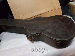 90's Taylor Dreadnought Guitar Cas Made In USA