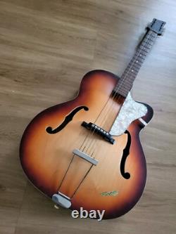 Ancienne guitare Klira Triumphator fabriquée en Allemagne