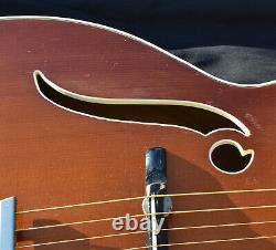 Années 1950 Melodija Archtop Hollowbody Jazz Acoustic Guitar Made In Slovenia