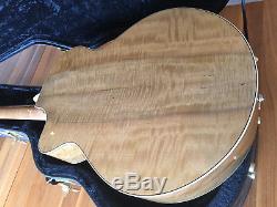 Breedlove Série Legacy Auditorium Soft Cutaway Westerngitarre Fabriqué Aux États-unis