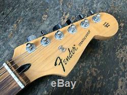 Fender Stratocaster, Guitare Électrique Fabriquée Au Mexique