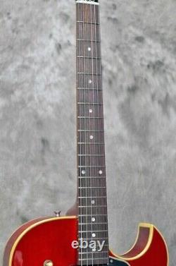 Gibson Es-135 Cherry / Guitare Électrique Semi-acoustique Avec Ohc Made In 1996 USA