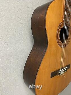 Guitare Acoustique Yamaha Fabriquée Au Japon