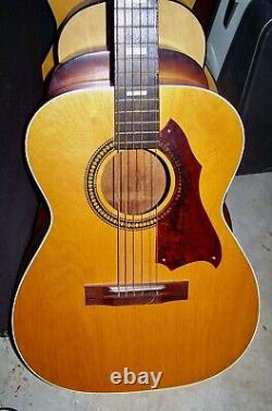 Guitare acoustique Grand Concert Silvertone S1212 de 1970 fabriquée par Harmony