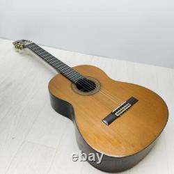 Guitare acoustique classique Yamaha C-200 avec étui souple fabriquée au Japon