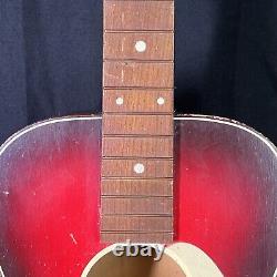 Guitare acoustique rouge en bois Harmony des années 1950 fabriquée aux États-Unis