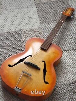 Guitare ancienne archtop Klira Triumphator fabriquée en Allemagne