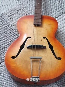 Guitare ancienne archtop Klira Triumphator fabriquée en Allemagne