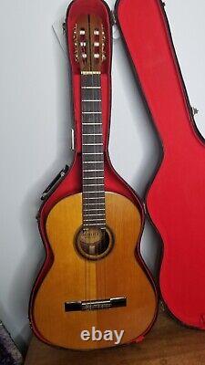 Guitare classique Admira Vintage et étui fabriqués en Espagne