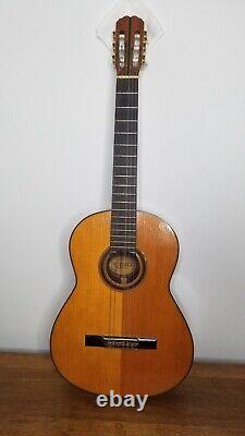 Guitare classique Admira Vintage et étui fabriqués en Espagne