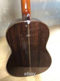 Guitare classique Yukinobu Chai fabriquée en 1976 avec étui