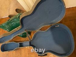 Luthier fabriqué guitare acoustique espagnole Taurus