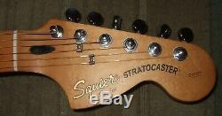 Squier Stratocaster Standard, Fabriqués En Chine. Bon État Presque Sans Marque