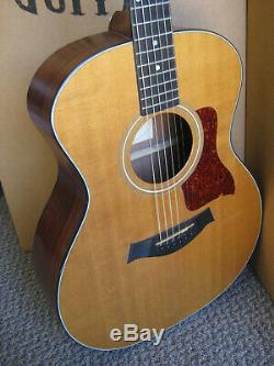Taylor 314 Acoustic Guitar, Easy Play Fait Rare Studio Collection