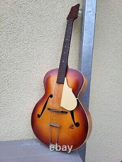 Vieille guitare Framus Archtop fabriquée en Allemagne
