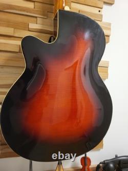 Vieille guitare Framus archtop fabriquée en Allemagne