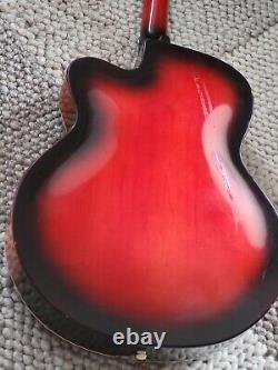 Vieille guitare Hoyer Archtop fabriquée en Allemagne