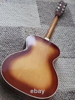 Vieille guitare Meinel & Herold archtop fabriquée en Allemagne