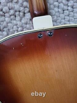 Vieille guitare Meinel & Herold archtop fabriquée en Allemagne