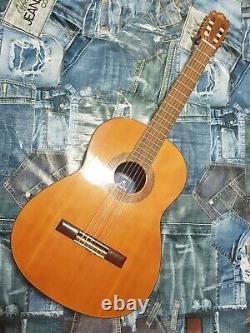 Vieille guitare Takeharu fabriquée au Japon à partir de 1977
