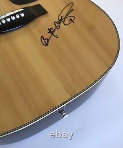 Yamaha Fg-201 Acoustic Guitar Made In Japan With Hard Case Brian Mcknight Signé